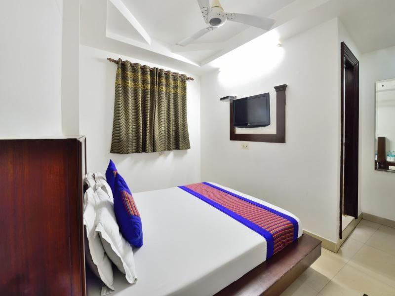 Hotel Sai International New Delhi Bagian luar foto