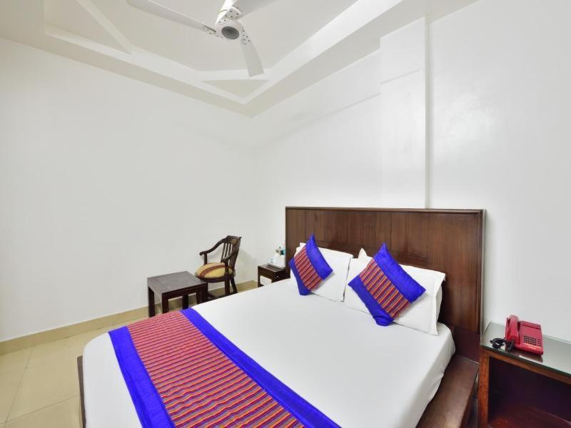 Hotel Sai International New Delhi Bagian luar foto